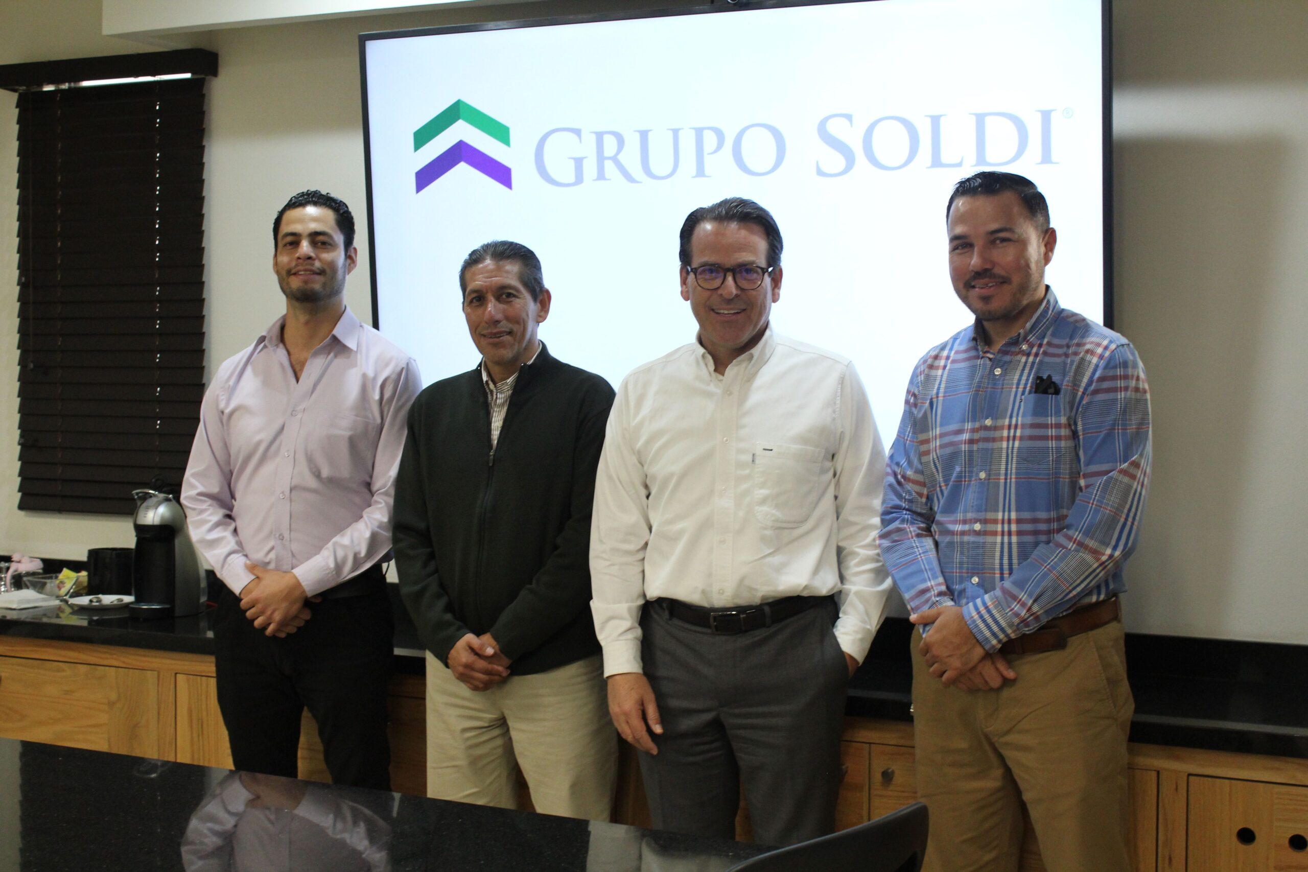 Adopta Grupo Soldi® camellón en Aguascalientes