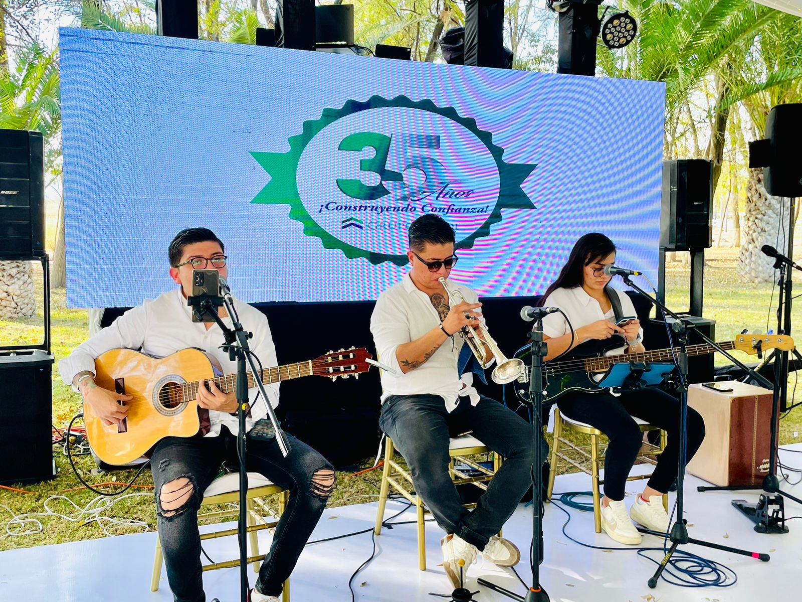 Grupo Soldi Celebra un Fin de Año Inolvidable con Doble Motivo de Festejo